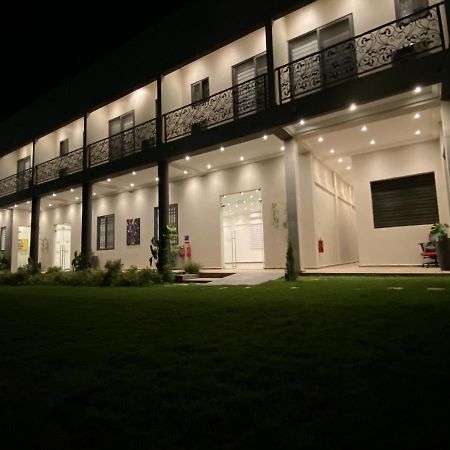 Eagle Vault Hotel Kwabenya Екстериор снимка
